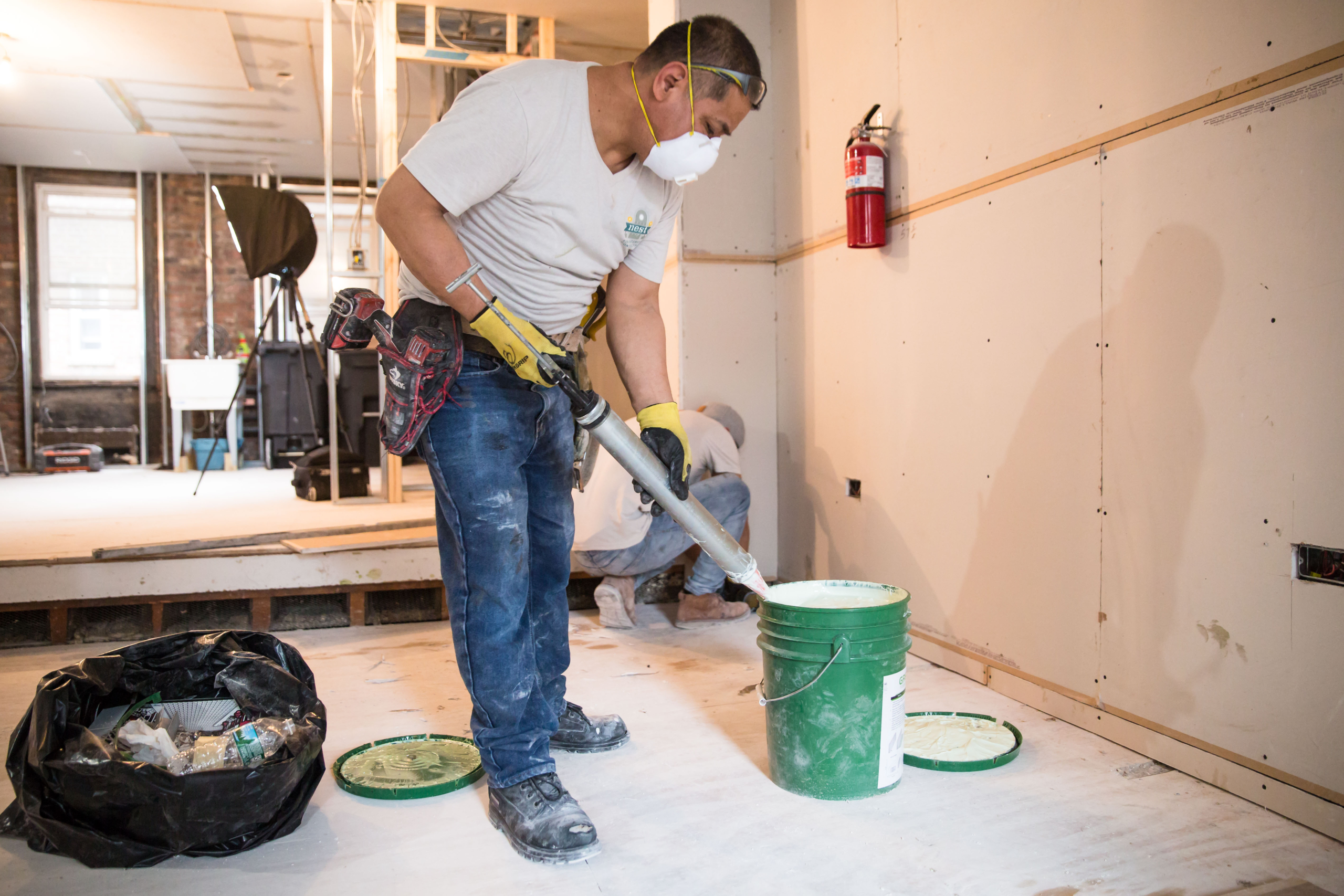 Fixing Wallpaper Bubbles